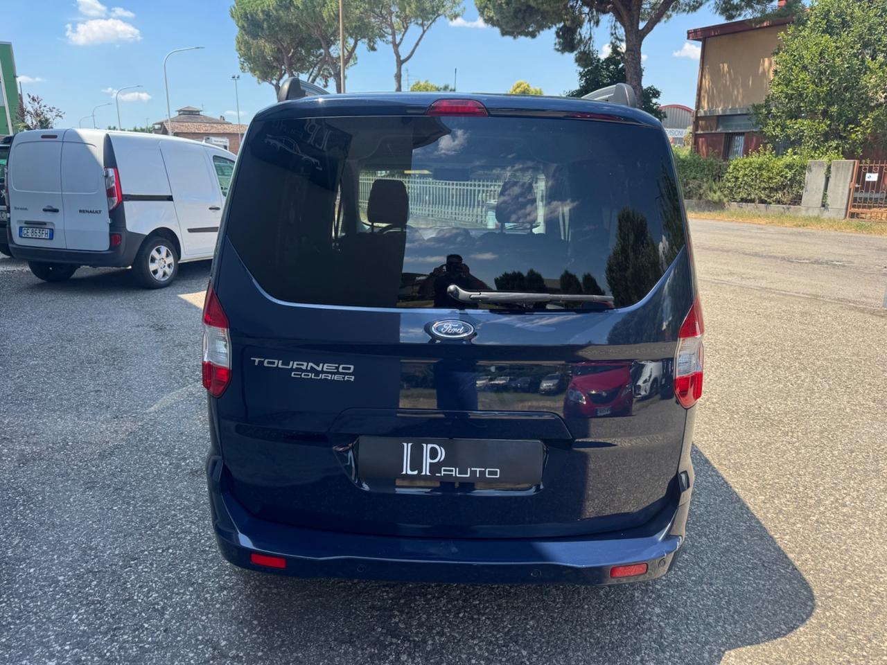 Ford Tourneo Courier 1.5 TDCI 95 CV Plus