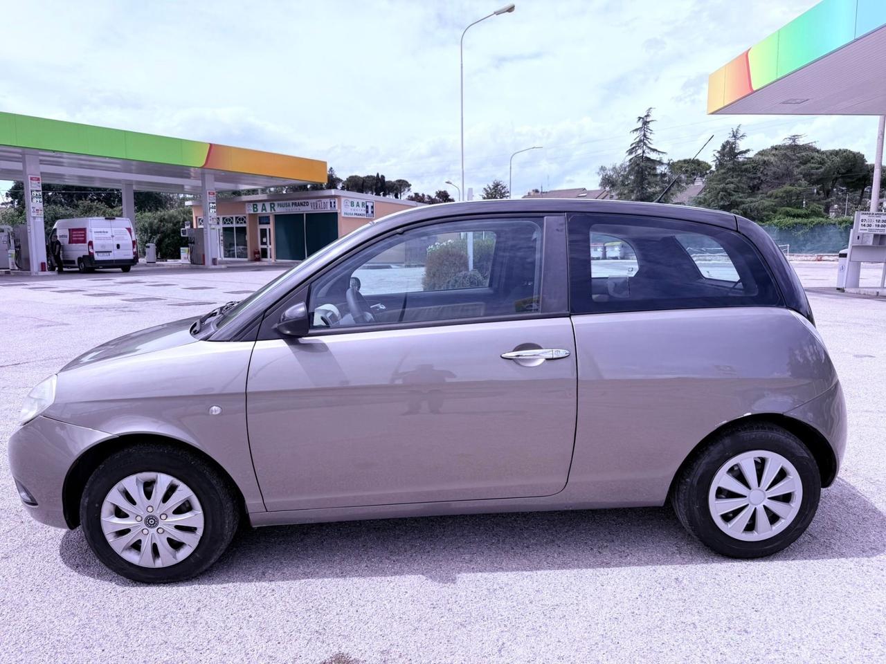 Lancia Ypsilon 1.2 benzina Ok neopatentati