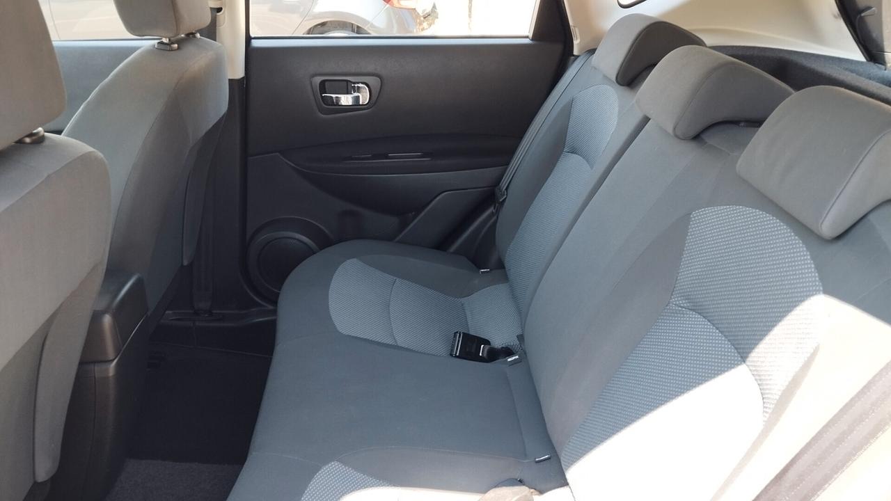NISSAN QASHQAI 1.6 BENZ-2014