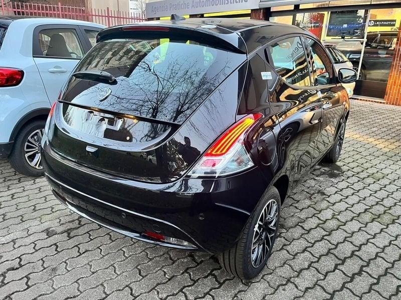 Lancia Ypsilon 1.0 FireFly 5 porte S&S Hybrid Platino