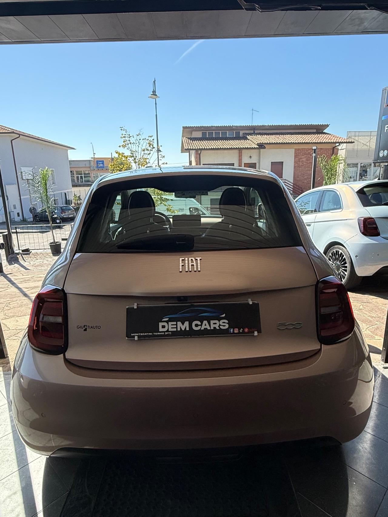 Fiat 500 500e Berlina 42 kWh La Prima