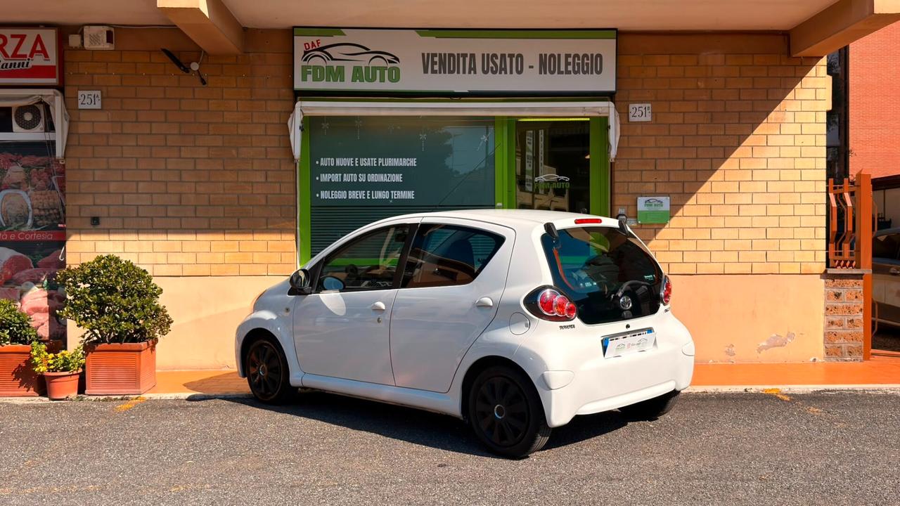 Toyota Aygo 1.0 12V VVT-i 5 porte Lounge Connect MMT