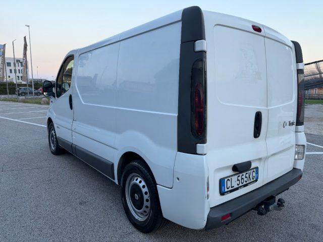 RENAULT Trafic T27 1.9 dCi/100 GANCIO TRAINO