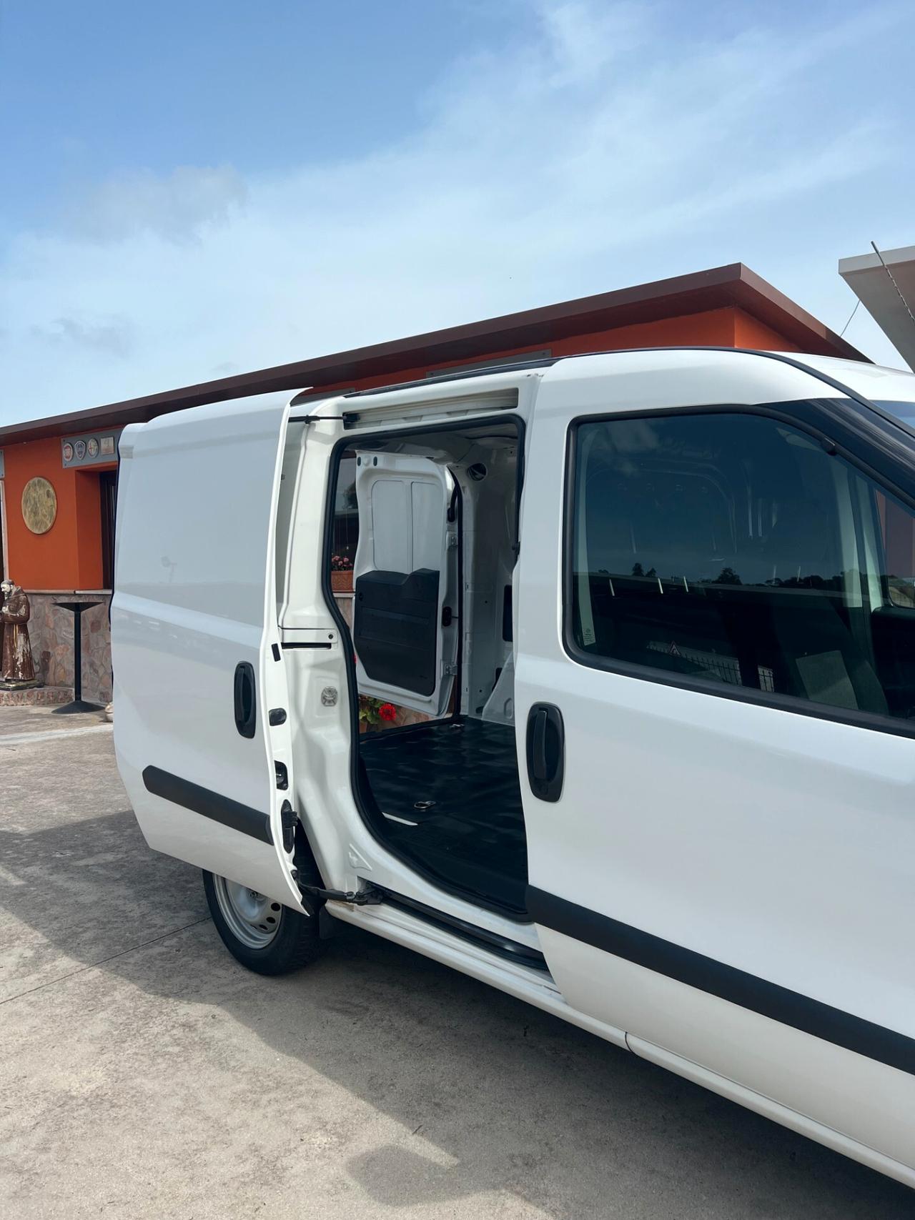 Fiat Doblò 1.6 mjt 105cv LOUNGE 3 POSTI E6D