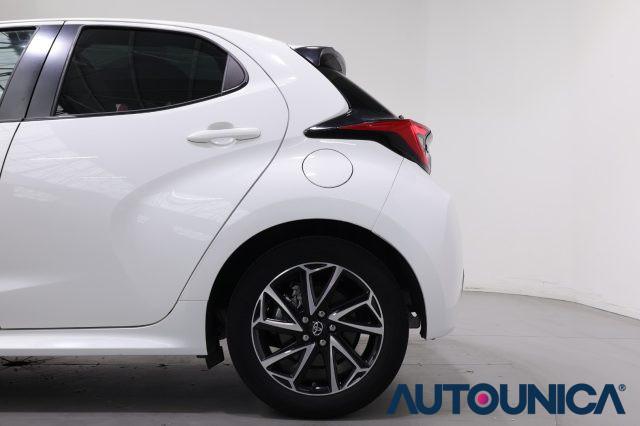 TOYOTA Yaris 1.5 HYBRID 5 PORTE LOUNGE FARI LED TETTO PANORAMA
