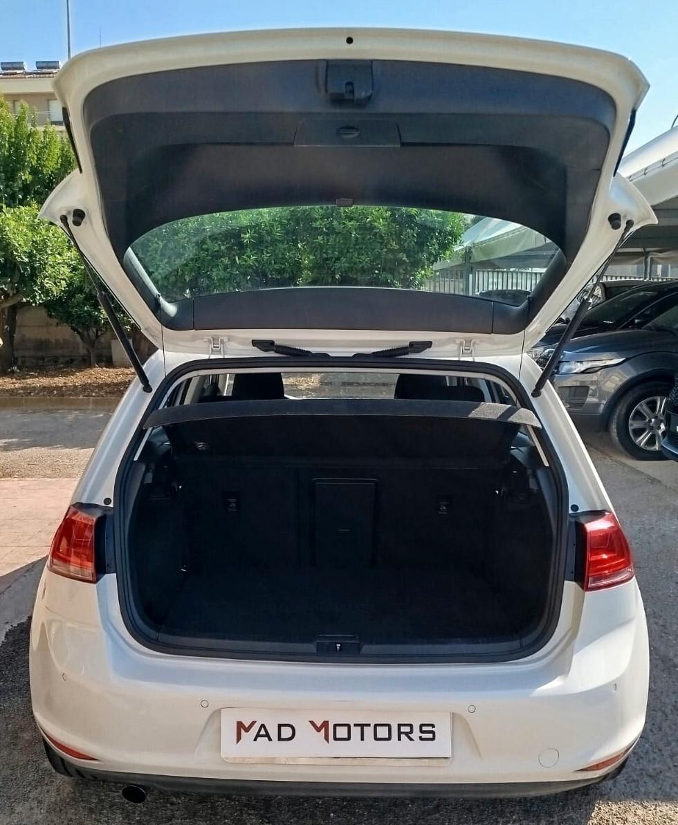 Volkswagen Golf 1.6 TDI DPF Highline NEO 2014