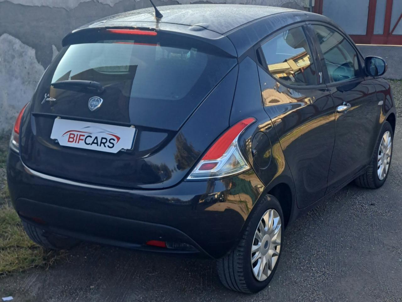 Lancia Ypsilon 1.2 69 CV 5 porte S&S Gold
