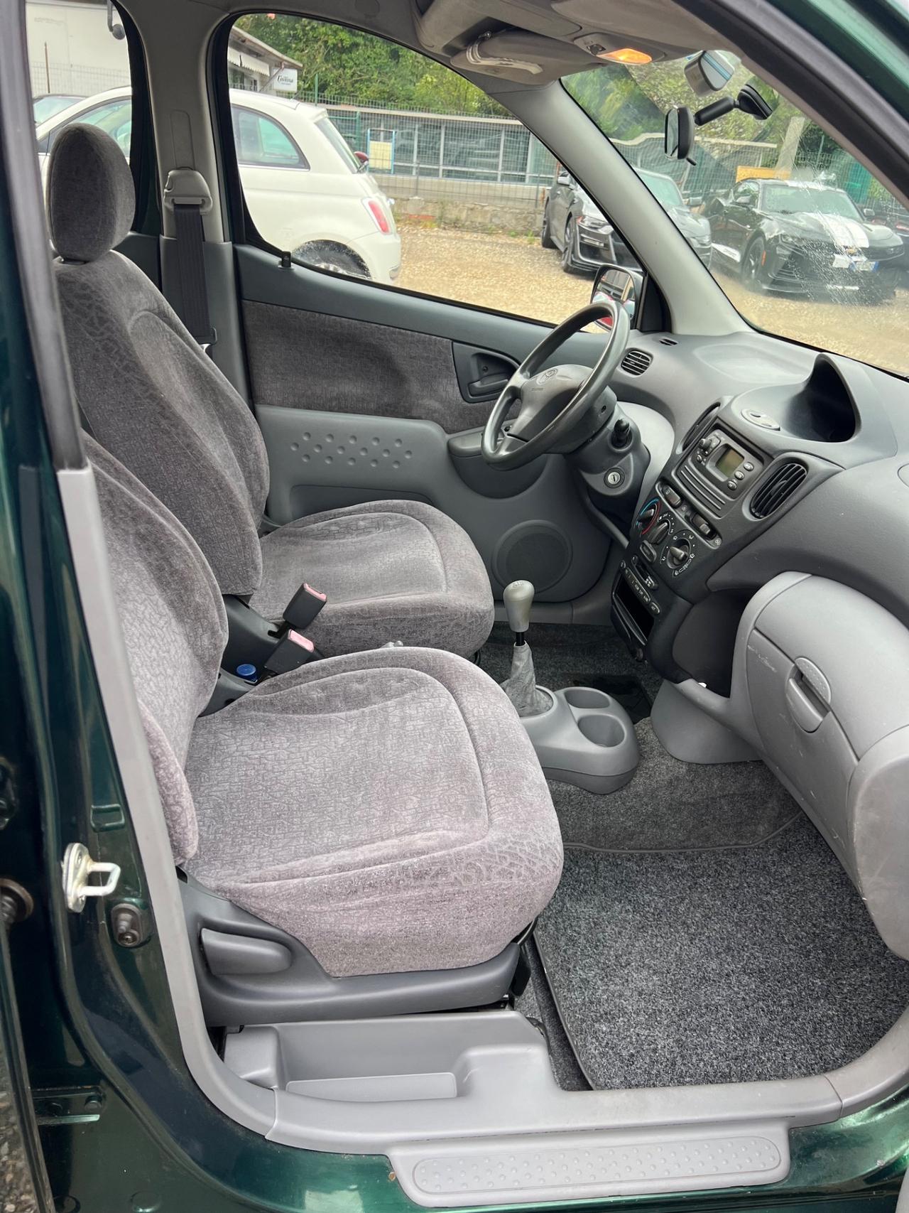 Toyota Yaris Verso 1.3i 16V cat Sol