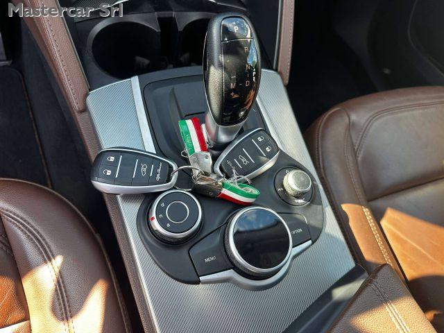 ALFA ROMEO Stelvio Stelvio 2017 2.2 t Executive Q4 210cv auto FM599ZJ