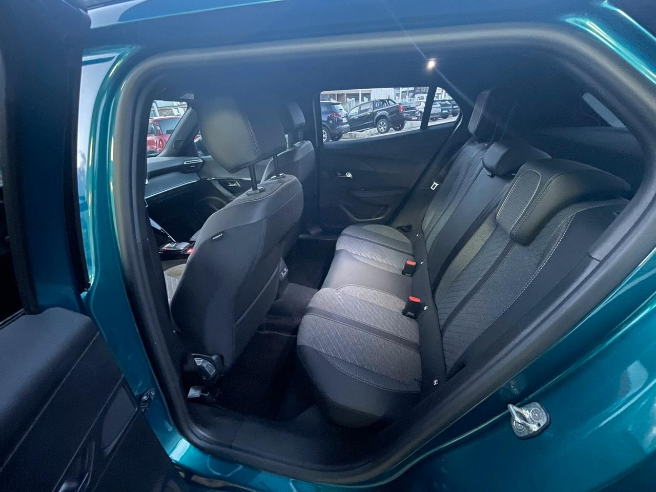 Peugeot 2008 PureTech 130 S&S EAT8 Allure