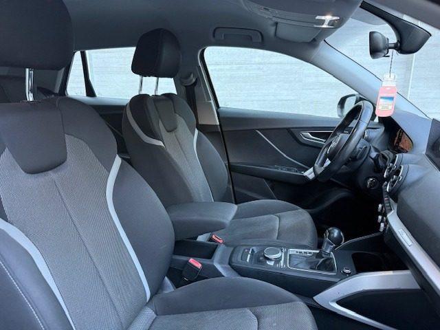 AUDI Q2 35 TFSI S tronic Identity Black