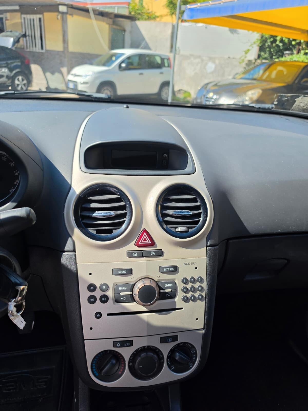 Opel Corsa 1.0 12V 5 porte GPL