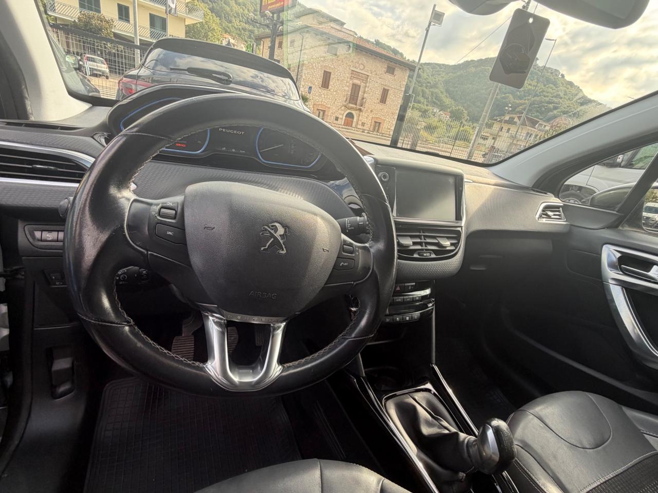 Peugeot 2008 BlueHDi 100 Allure