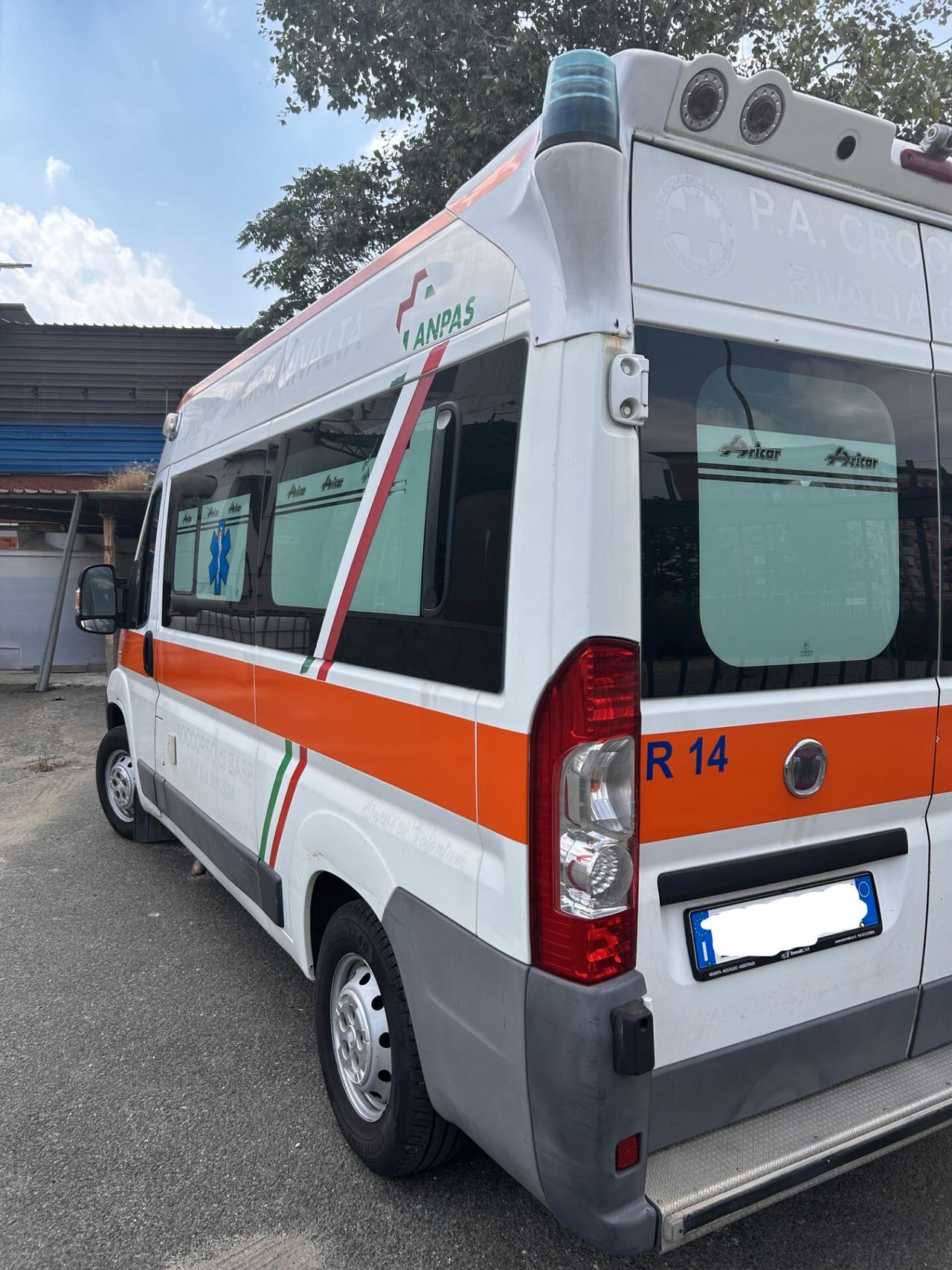 Fiat Ducato 2.3 MJT VETRATO AMBULANZA