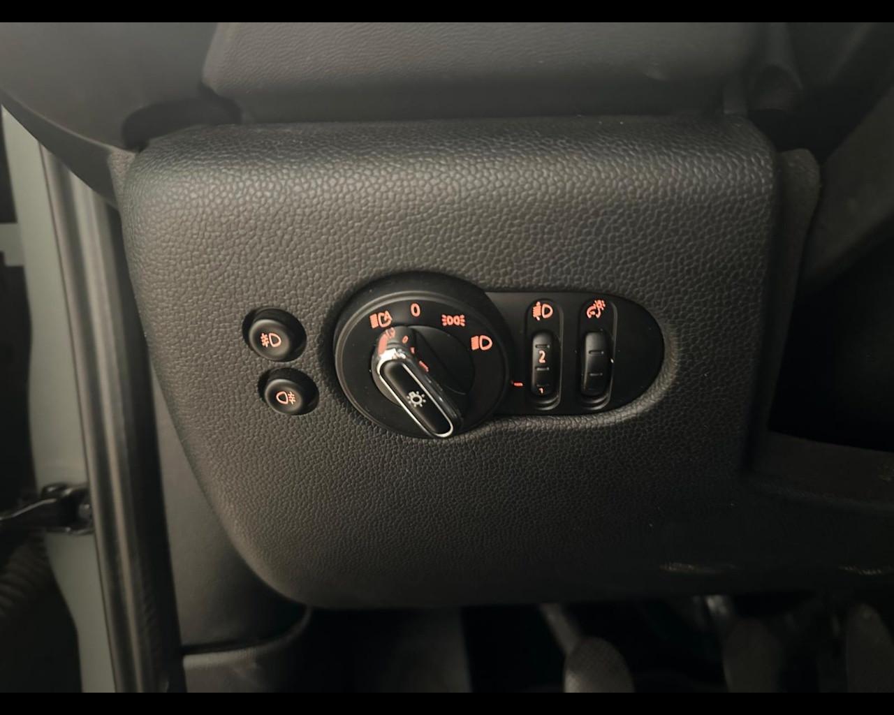MINI Mini 5 porte (F55) - Mini 1.5 One 75 CV Baker Street 5 porte