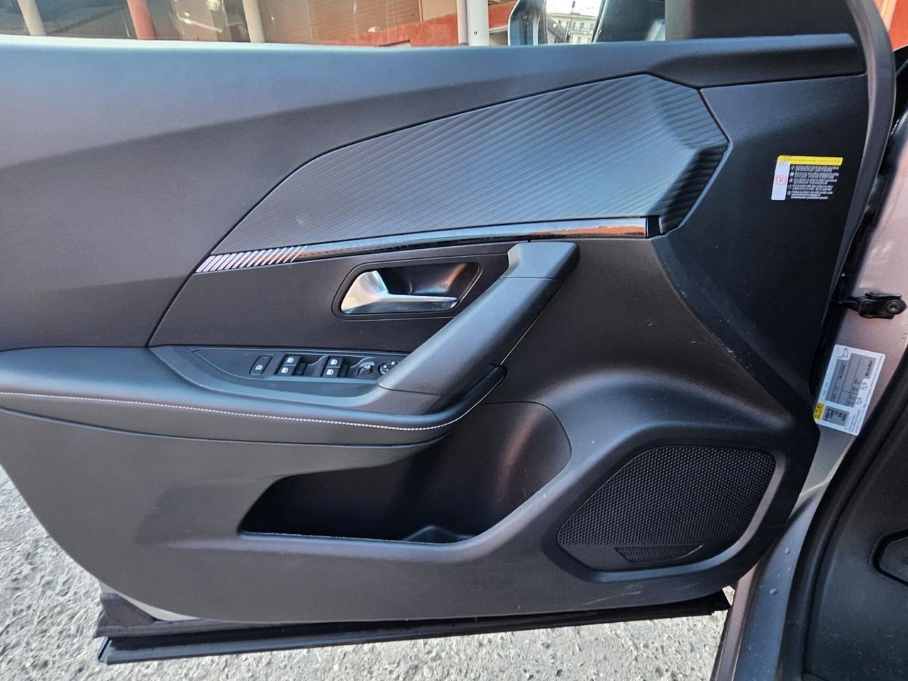 Peugeot 2008 PureTech 100 S&S Allure