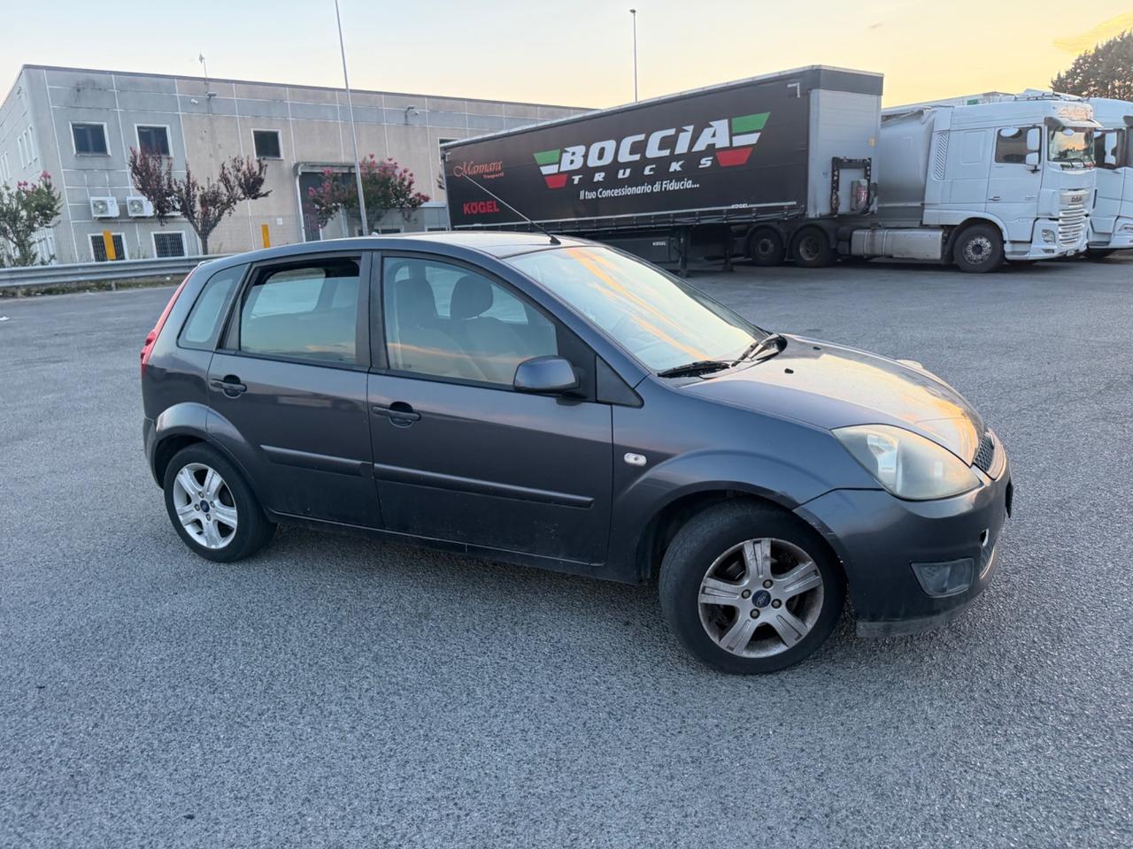 Ford Fiesta 1.2 16V 5p. Ghia