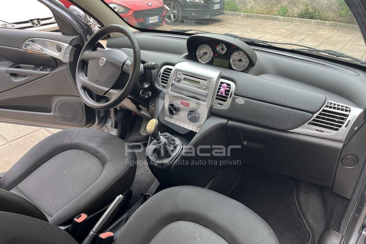 LANCIA Ypsilon 1.2 69 CV Unyca