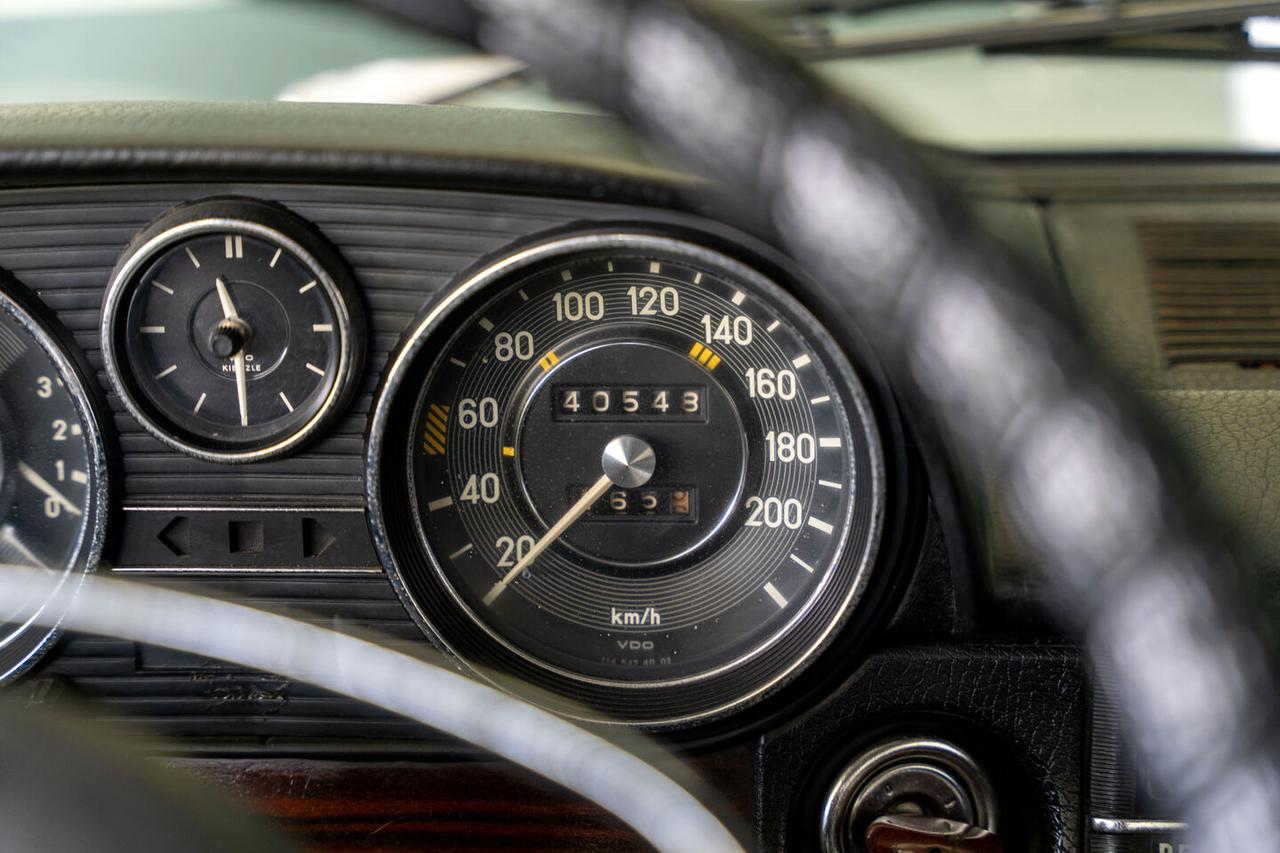 Mercedes 190 Mercedes 250 CE COUPE'