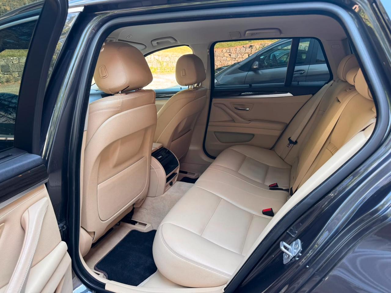 Bmw 520d xDrive Touring Luxury 190CV EURO6
