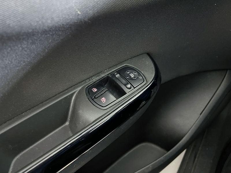 Opel Corsa 1.2 70cv MT5 b-Color