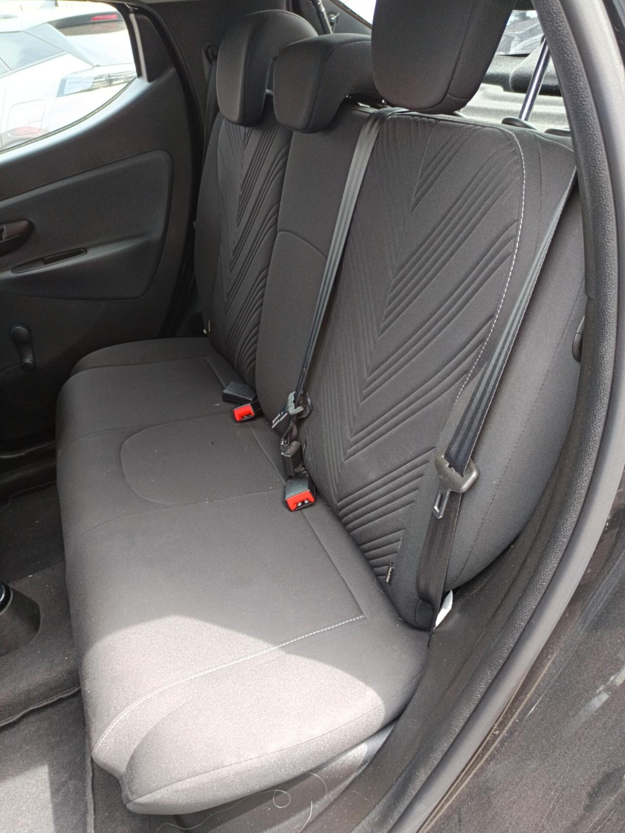 Lancia Ypsilon 1.0 FireFly 5 porte S&S Hybrid Silver