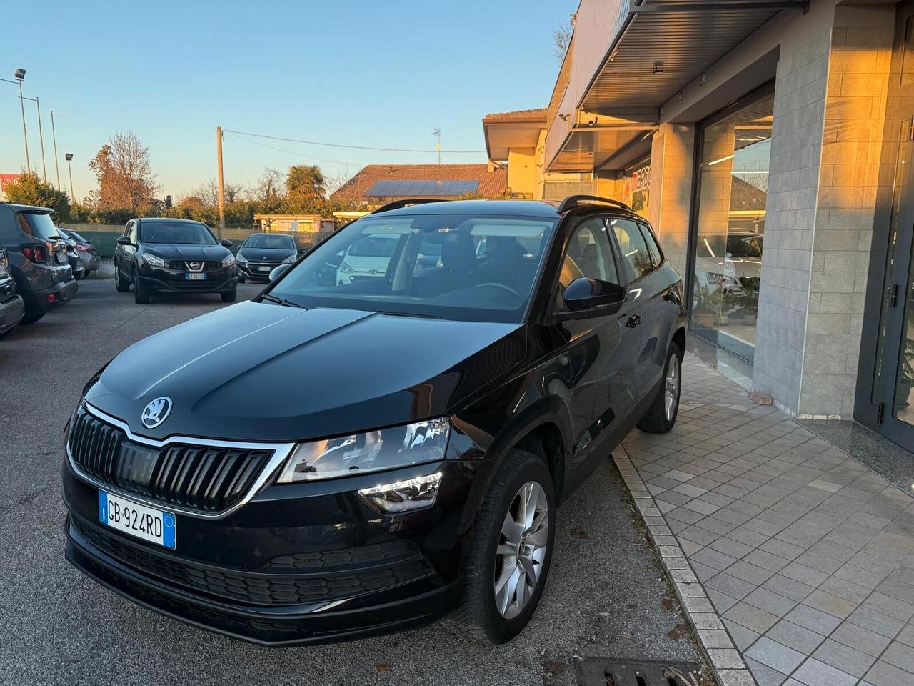 Skoda Karoq 1.6 Diesel Cambio Automatico Neopatentati