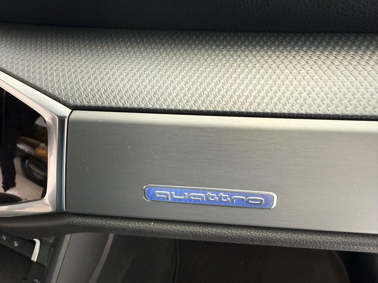 Audi Q3 quattro S tronic Identity Black TETTO FULL