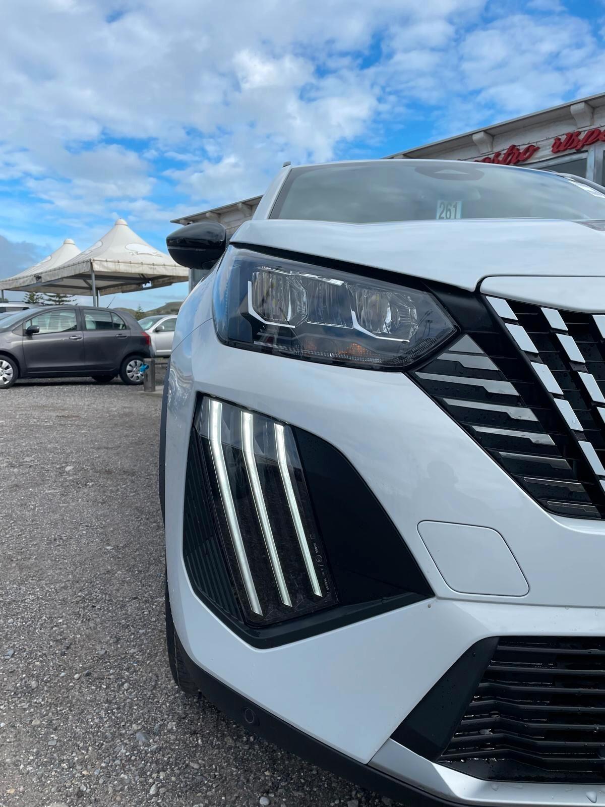 Peugeot 2008 1.2 PureTech 100 S&S Allure