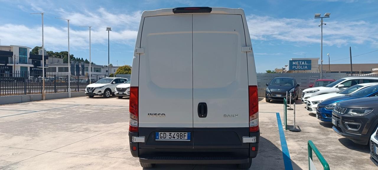 Iveco Daily 35s 12 2,3 m jet h2 cambio manuale km 153000