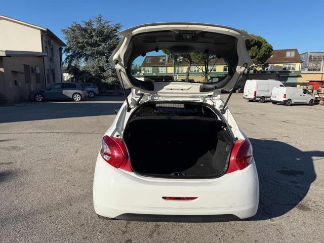 PEUGEOT 208 1.4 8V HDi 68CV 5p. Van senza lavoro da fare