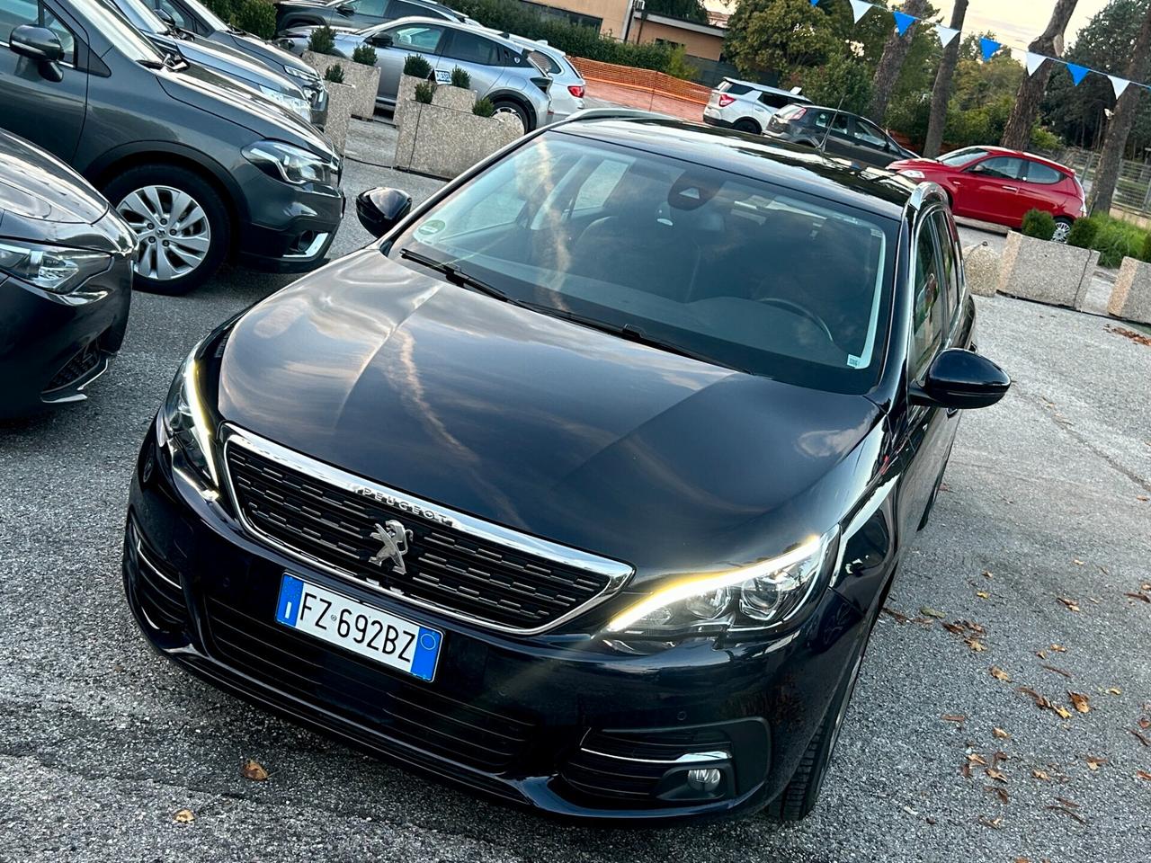 Peugeot 308 BlueHDi 130 S&S SW Allure