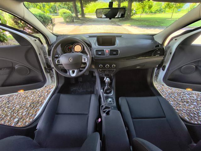 RENAULT Megane Mégane 1.6 16V SporTour Attractive