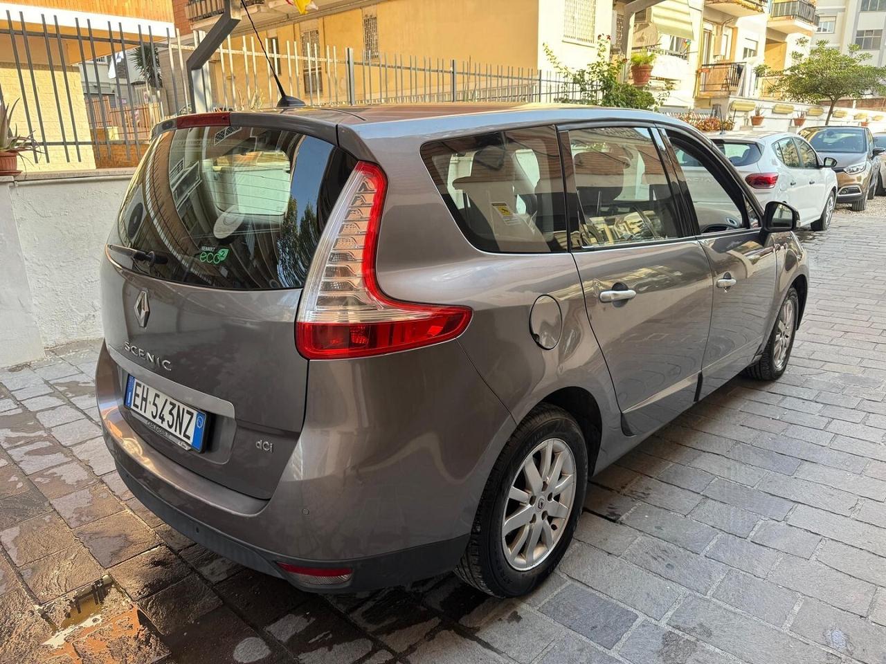 RENAULT Grand Scenic 1.9 dCi 130CV Luxe 7 POSTI
