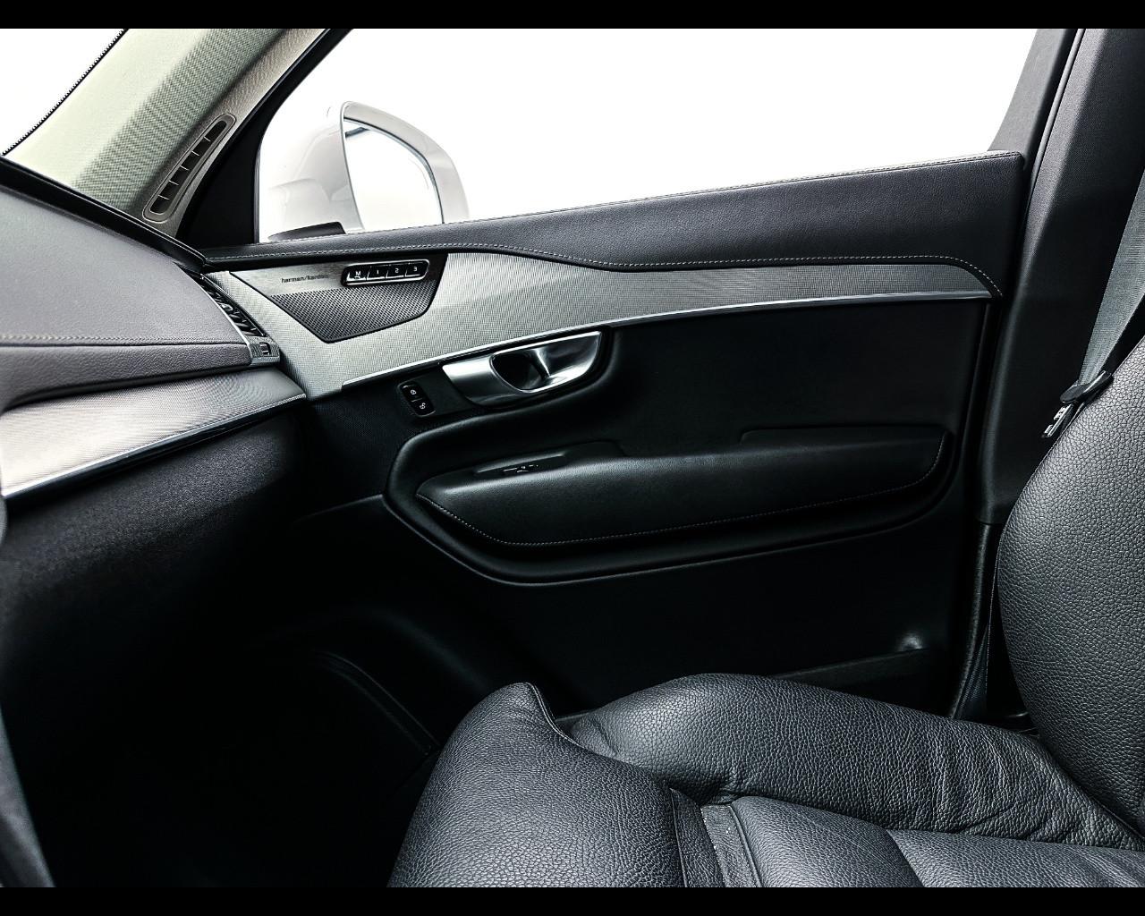 VOLVO XC90 B5 (d) AWD automatico 7 posti Plus Bright