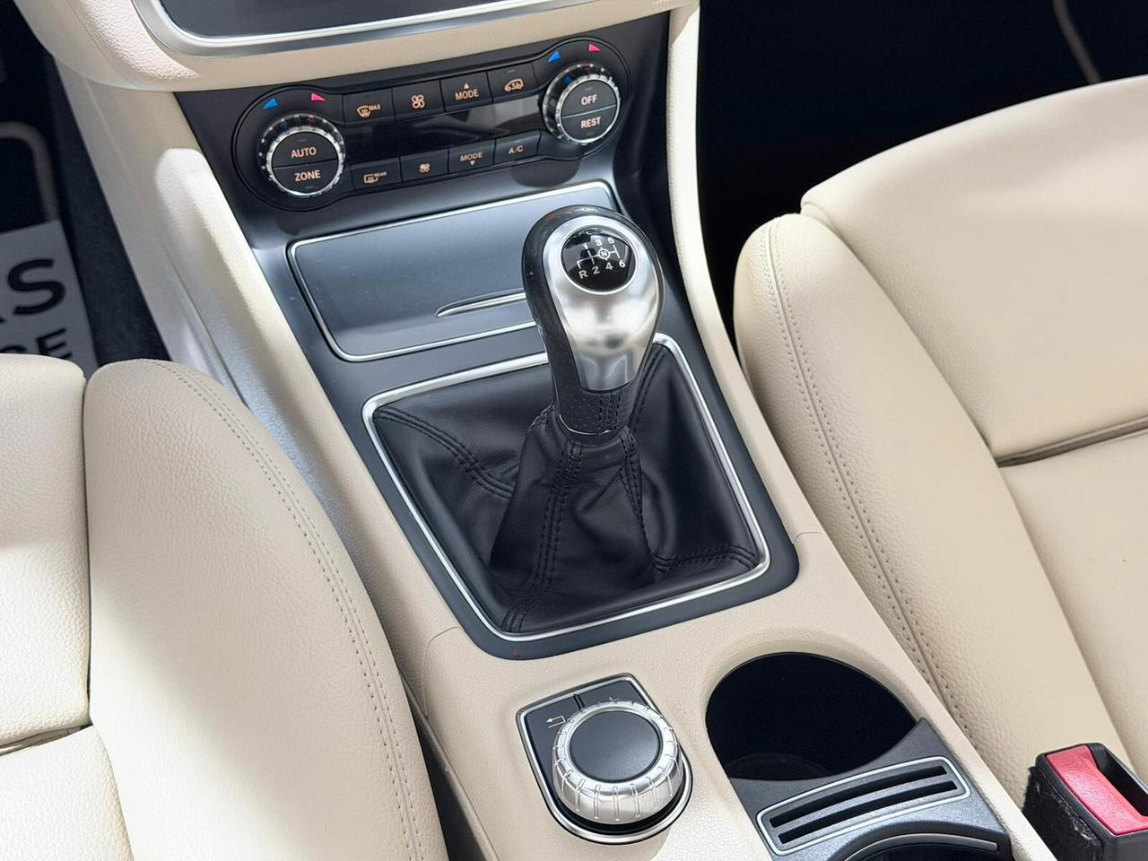 MERCEDES GLA 180d PREMIUM MANUALE 2017