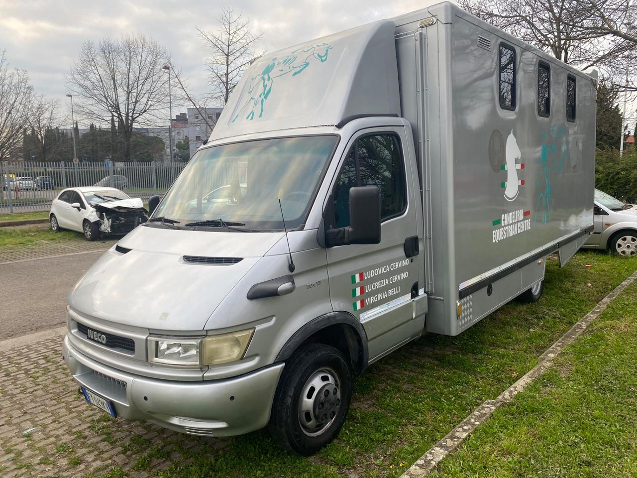Iveco Daily 50 C11 trasporto per 3 cavalli patente B