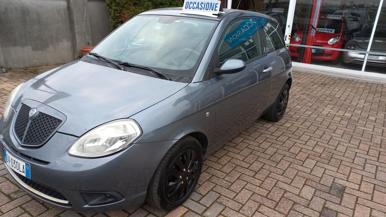 Lancia Ypsilon 1.2 Argento