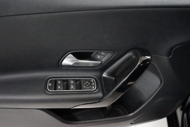 MERCEDES-BENZ A 180 d Automatic Business UFFICIALE UNIPROP.