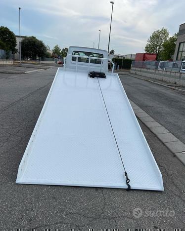 IVECO 35C15 ANNO 12/2017 CARROATTREZZI SCARRABILE