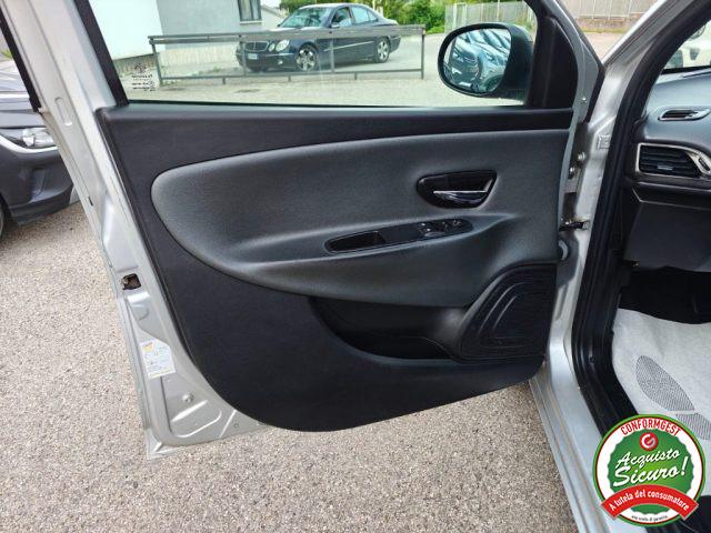 LANCIA Ypsilon 0.9 TwinAir 85 CV 5 porte S&S DFN Gold