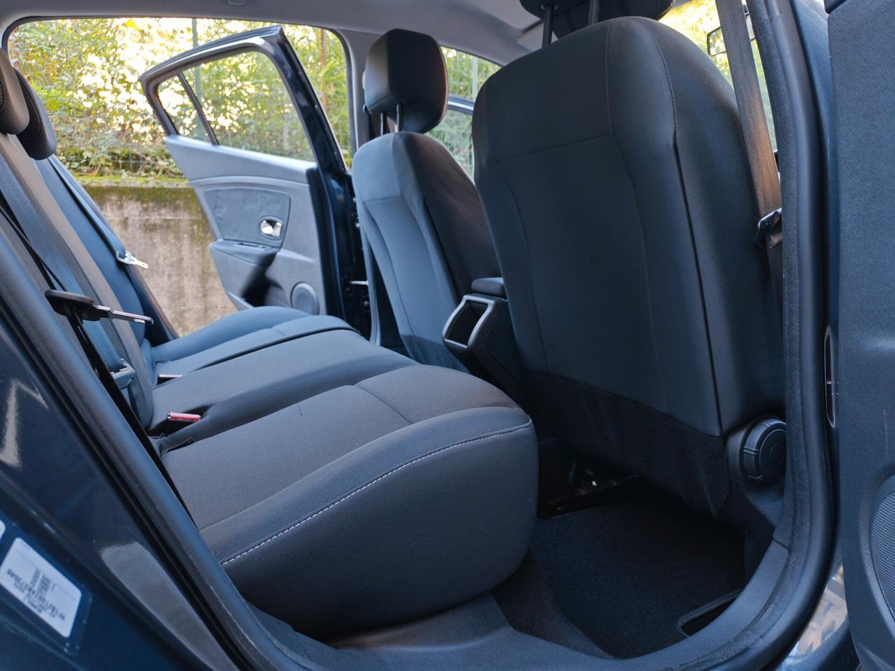 Renault Mégane 1.6 BENZINA 110cv / 30.250km / Unipro