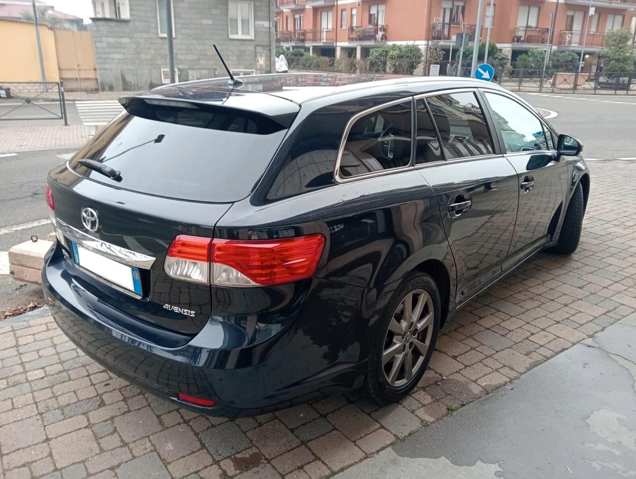 Toyota Avensis 2.0 D-4D Station Wagon