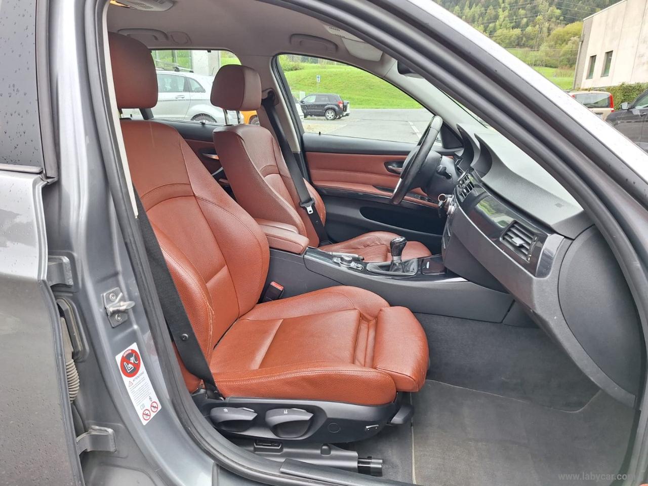 BMW 320d xDrive Touring 4X4 GANCIO TRAINO PELLE