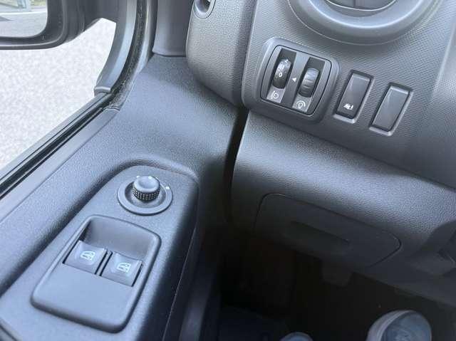 Nissan NV300 2.0dCi Furg L2H1 29Qli 145cv 2800x1630x1630kg1185