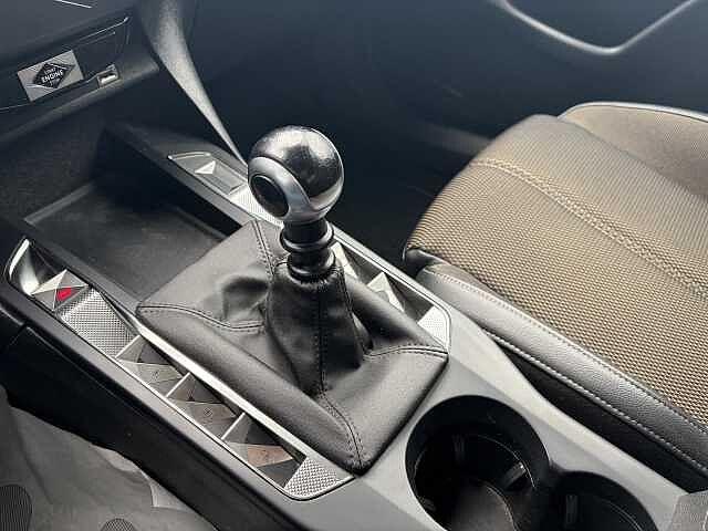 DS DS 3 Crossback DS 3 Crossback PureTech 100 Performance Line