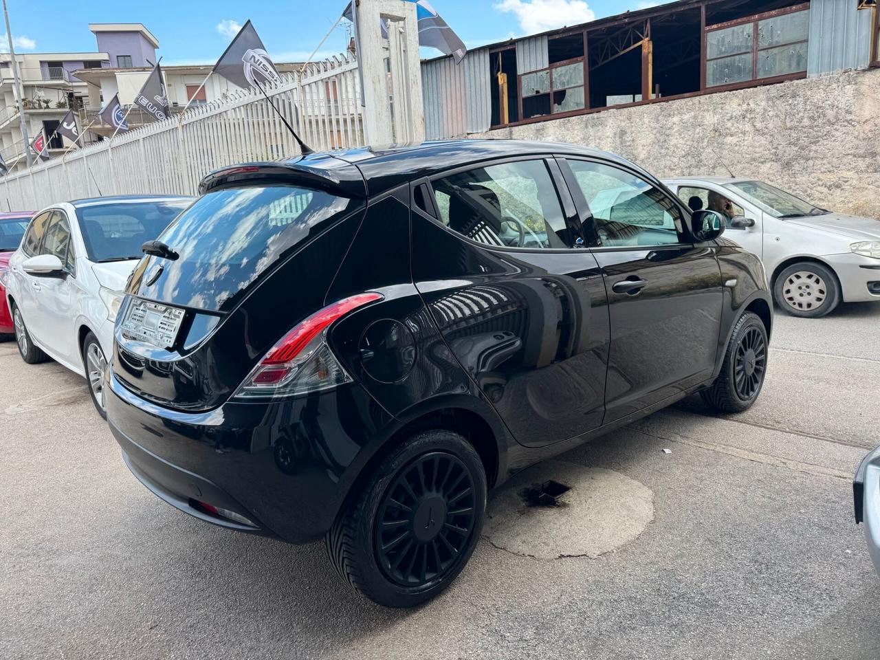 LANCIA YPSILON 1.2 69 CV ELEFANTINO BLU 2020