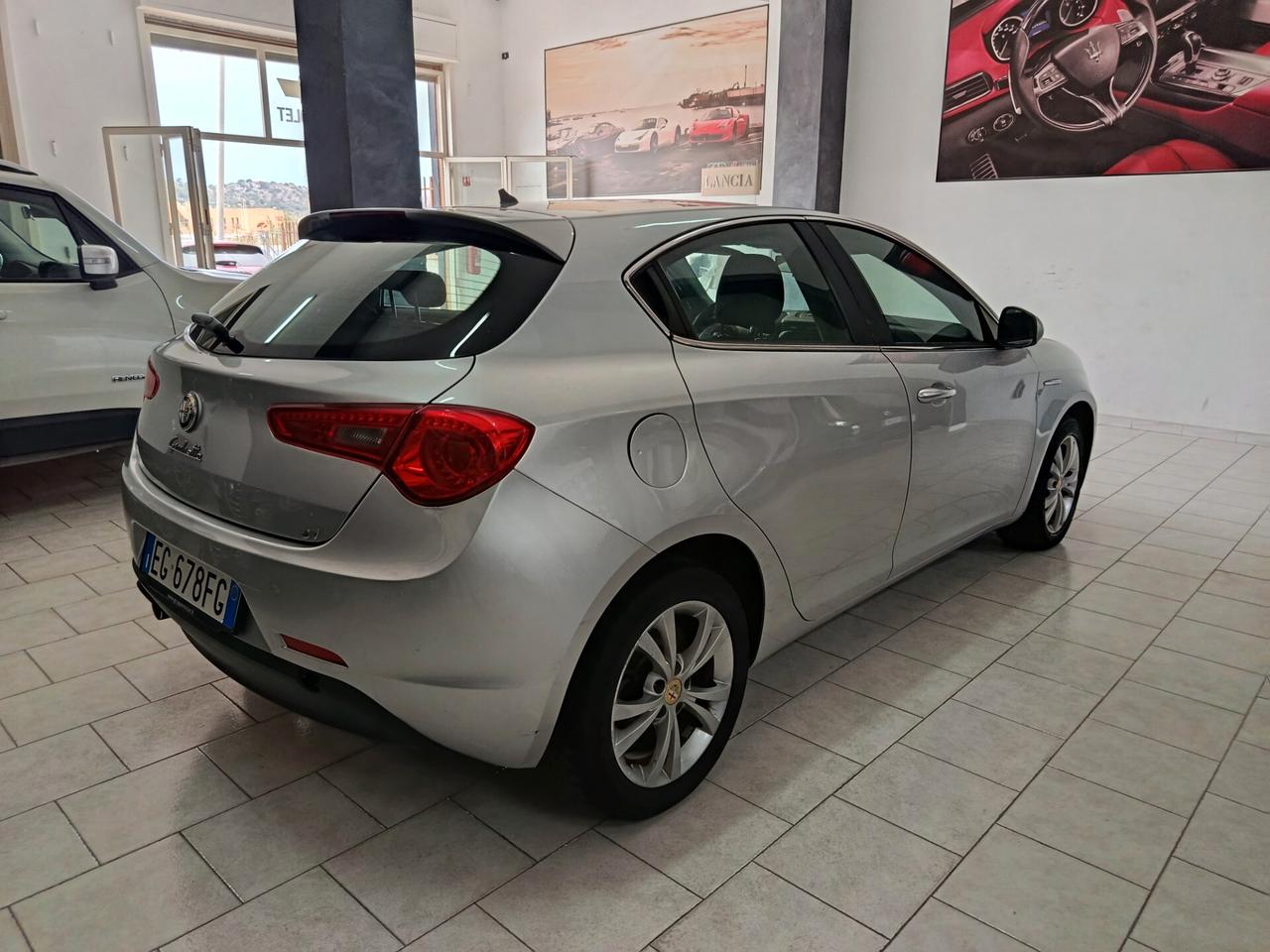 Alfa Romeo Giulietta 1.6 JTDm-2 105 CV Distinctive