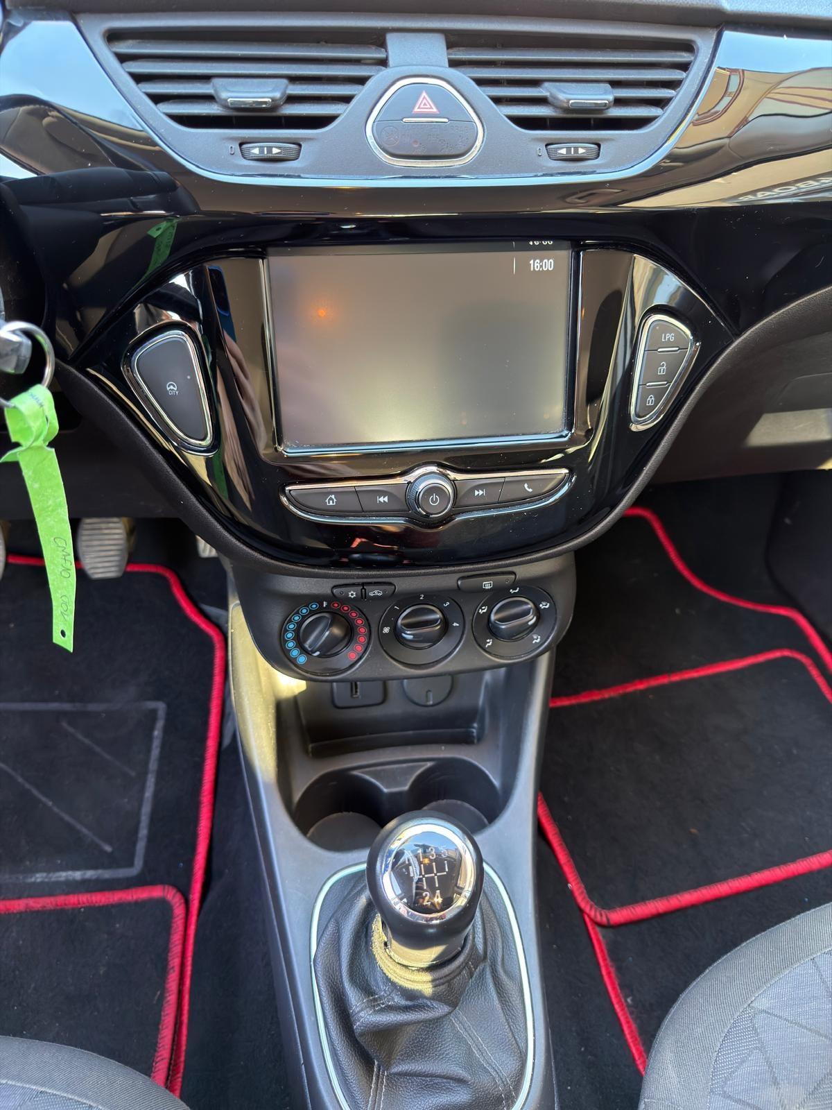 Opel Corsa 1.4 90CV GPL Tech Black Edition