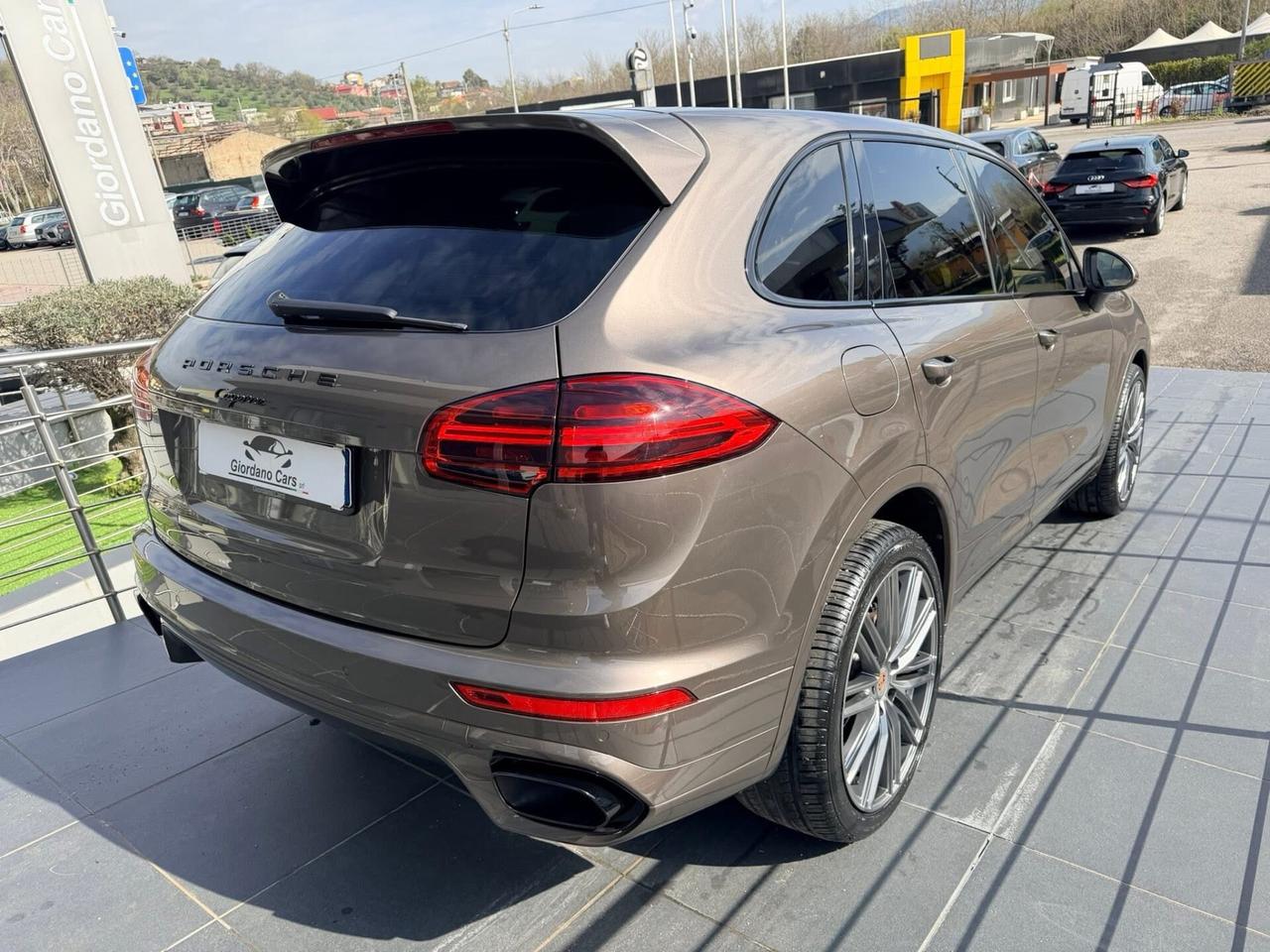 Porsche Cayenne 3.0 Diesel Platinum Edition 250cv